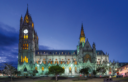Quito: Basilica del Voto Nacional