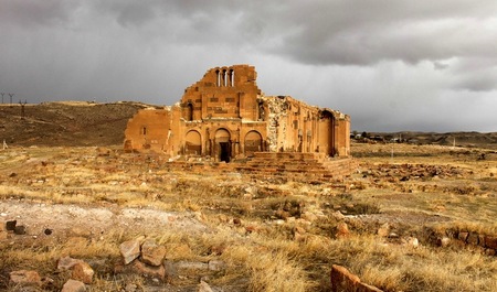 Basilica de Yereruk - Anipemza